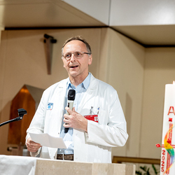 Weihe Altarbild AKH / Erzdiözese Wien/ Schönlaub, Stephan Schönlaub