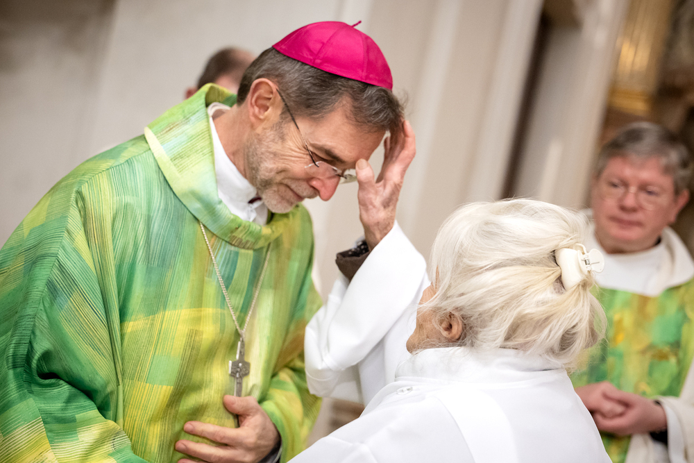 Josef Grünwidl feierte erste Messe als Erzbischof mit 100 Armutsbetroffenen