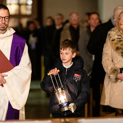 Friedenslicht in Wien angekommen / Erzdiözese Wien/ Schönlaub, Stephan Schönlaub