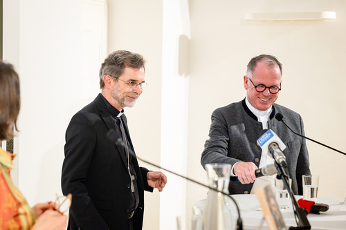 Buchpräsentation Für euch Bischof, mit euch Christ / Erzdiözese Wien/ Schönlaub, Stephan Schönlaub Buchpräsentation Für euch Bischof, mit euch Christ