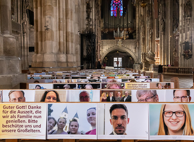 Im Dom per Foto dabei - auch zur Karfreitagsliturgie.