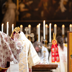 Priesterweihe Byzantinischer Ritus im Stephansdom / Erzdiözese Wien/ Schönlaub